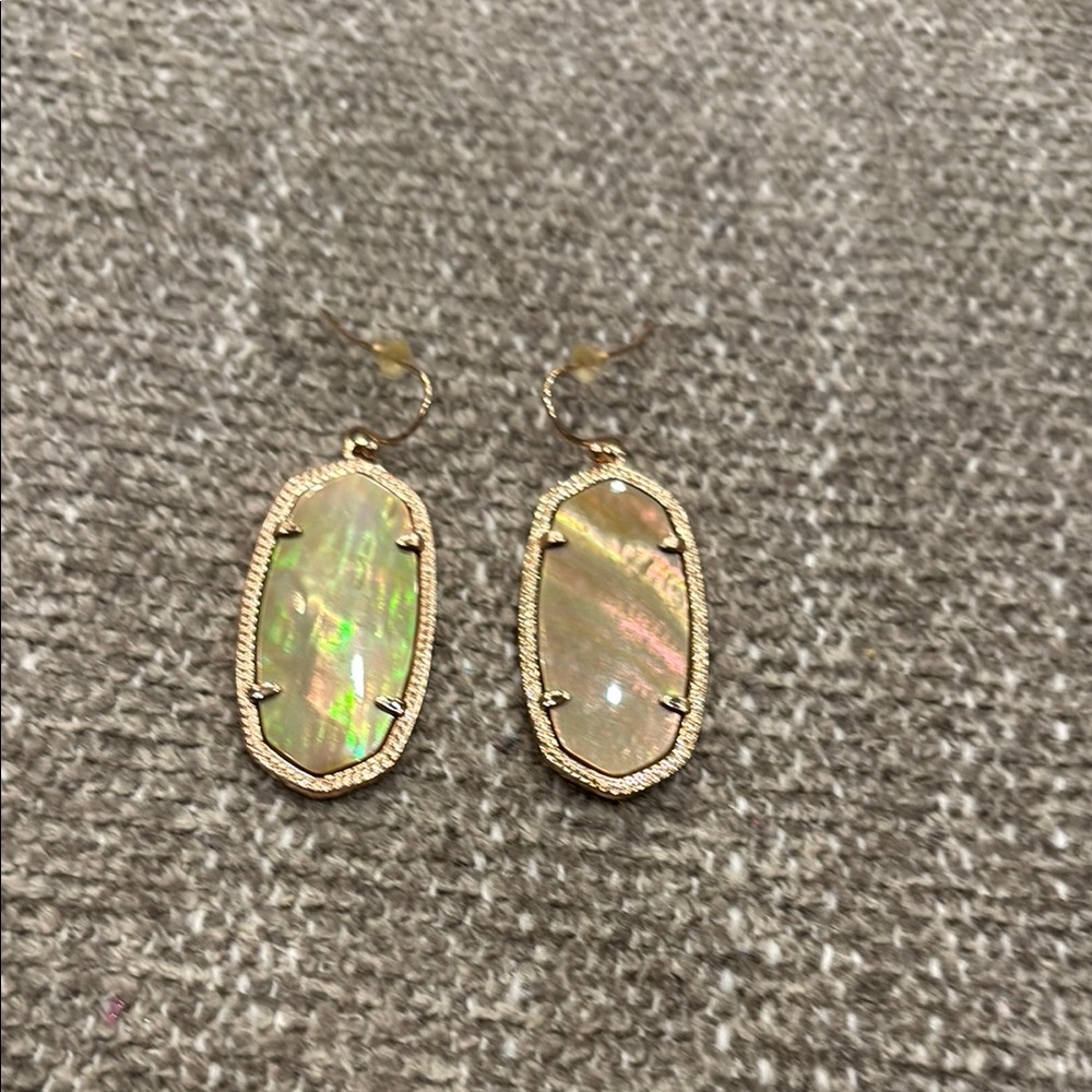 Kendra Scott Gold and Cream Minimalist Earrings